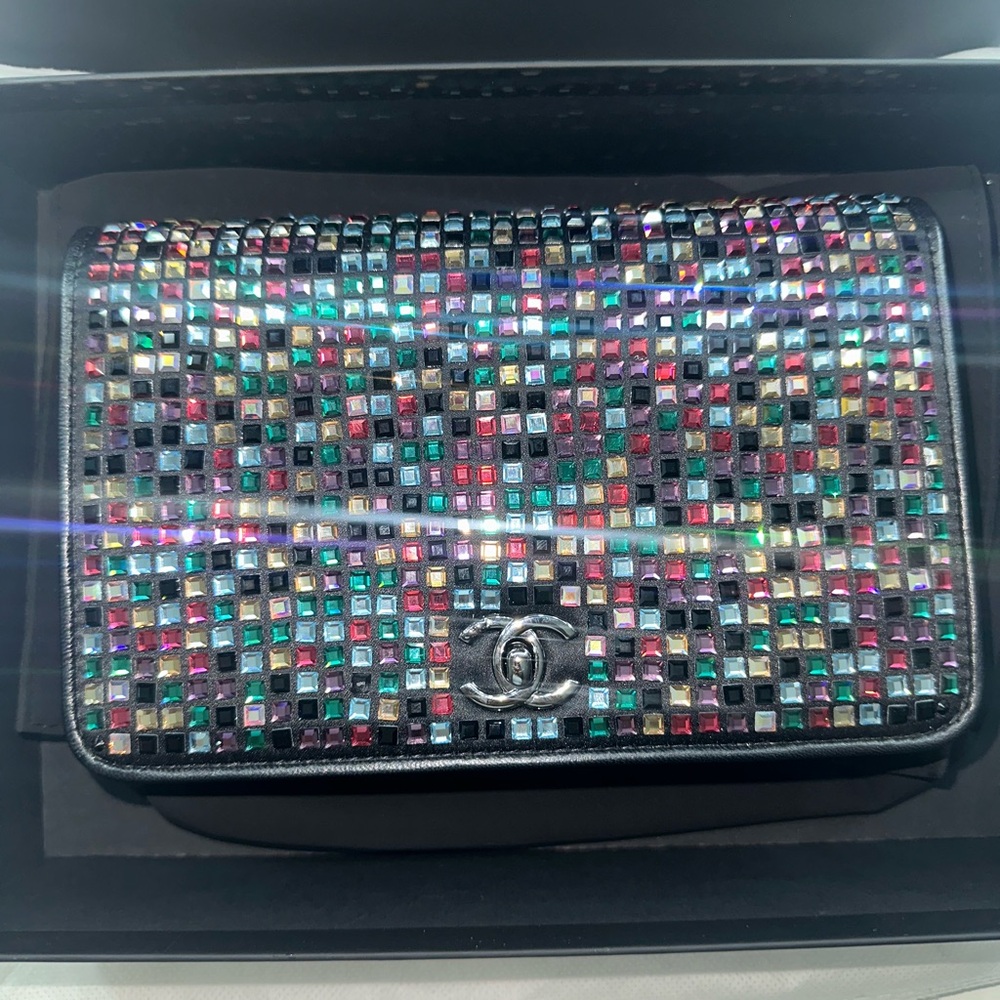 Chanel 2023 crystal wallet on chain